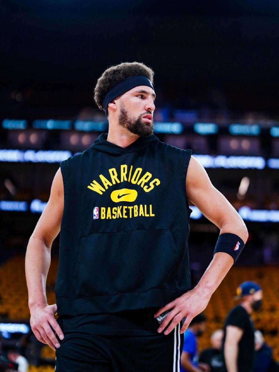 足球+音乐会，河南主帅拉莫斯当乐团指挥&阿奇姆彭等球员参加（足球遇见音乐：河南主帅拉莫斯化身指挥，阿奇姆彭等球员参与）