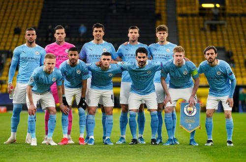 世界最经典的十大足球技巧（全球十大经典足球招式解析）