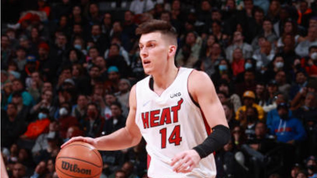 TA：多家豪门关注小将斯密特，阿尔克马尔对其估价约6000万欧（TA：多家豪门有意小将斯密特，阿尔克马尔要价约6000万欧元）