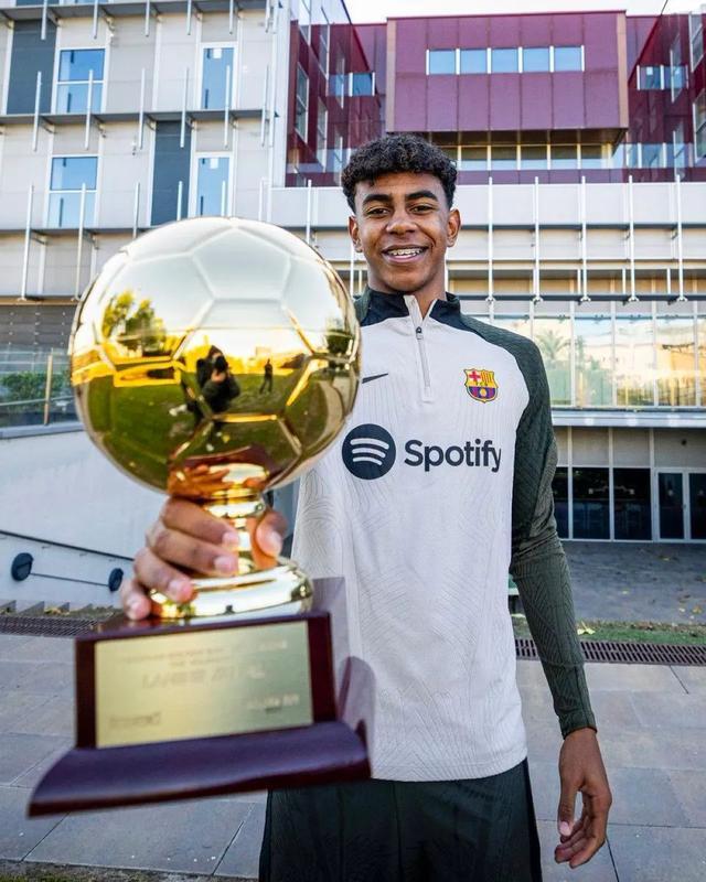 米兰主席：新球场计划进展慢，是因为球迷出于情感因素进行反对（米兰主席：新球场项目推进迟缓，因球迷情感性反对所致）