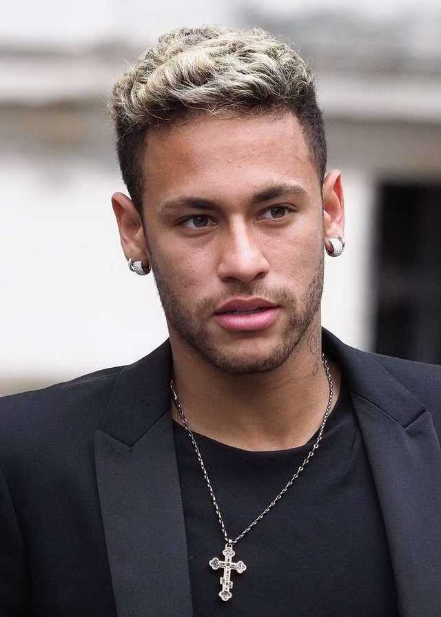 米体：莫伊塞-基恩正在与前意大利环球小姐约会（米体：莫伊塞-基恩与前意大利环球小姐正在交往）