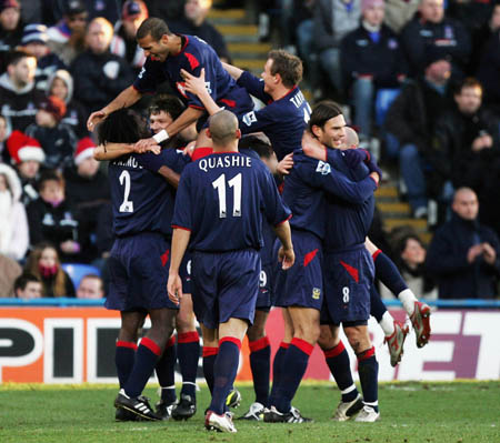 国内首个残疾人铁人三项赛事开赛（全国首届残疾人铁人三项赛正式开赛）