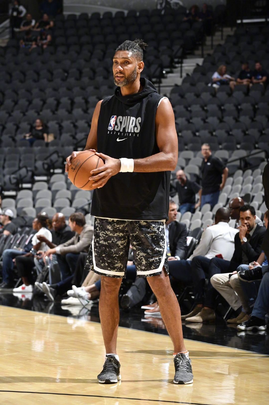 被三杀！解说：是马刺太厉害还是大家把雷霆想得太厉害了？（惨遭三杀！解说质疑：马刺太强还是雷霆被高估？）