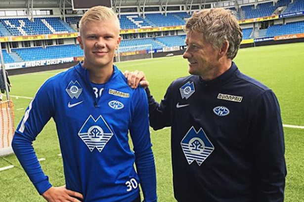 兰德尔三分出手，赛场风云变幻（兰德尔外线开火，比赛局势骤变）