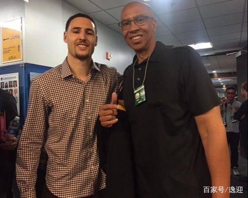 一日英超动向：曼城再具争冠实力，萨拉赫猛批斯洛特引发矛盾（英超一日观察：曼城重燃夺冠底气，萨拉赫抨击斯洛特引发风波）