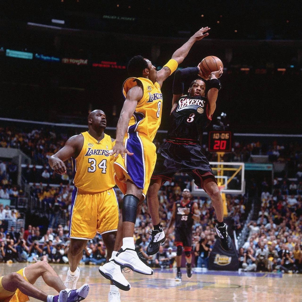 记者：申花今天下午飞赴天津，于汉超、戴伟浚等人随队出征（记者称申花今日下午启程赴津，于汉超、戴伟浚等球员随队出征）