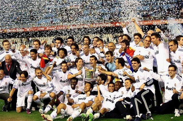 英超保级关键战解析：埃弗顿主场固防求胜，诺丁汉森林残阵反击续命（英超保级生死战前瞻：埃弗顿主场稳守争胜，诺丁汉森林残阵背水一搏）