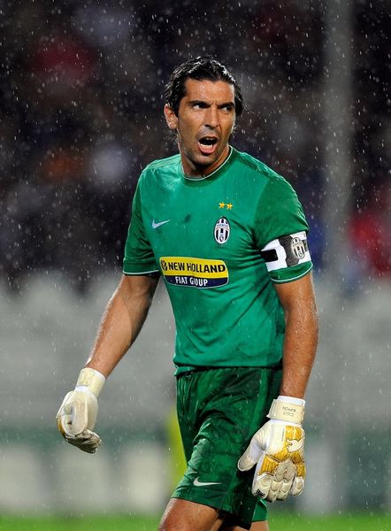 篮球篮网全队完成高强度训练（篮网队全员完成高强度训练）