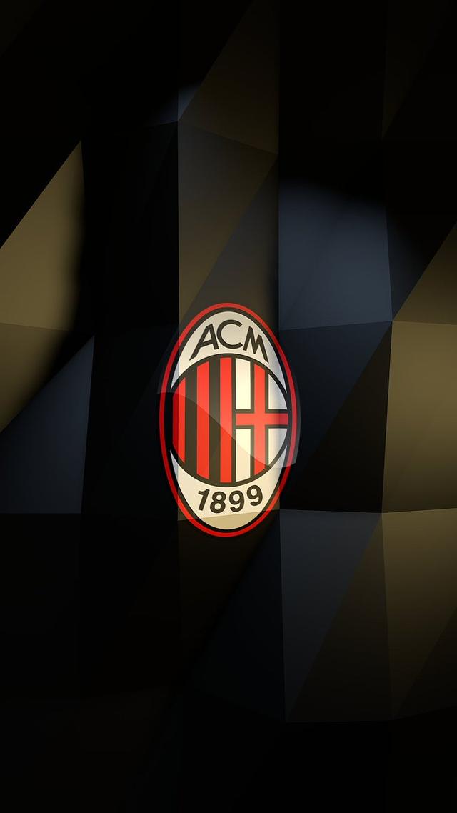 他是全场最耀眼的那个人（全场焦点尽在他一人）