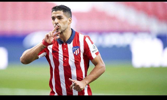 回顾纽卡2-2切尔西判罚争议：VAR手动划线、查洛巴撞倒戈登未判点（回看纽卡2-2切尔西判罚风波：VAR人工划线，查洛巴撞翻戈登未判点球）