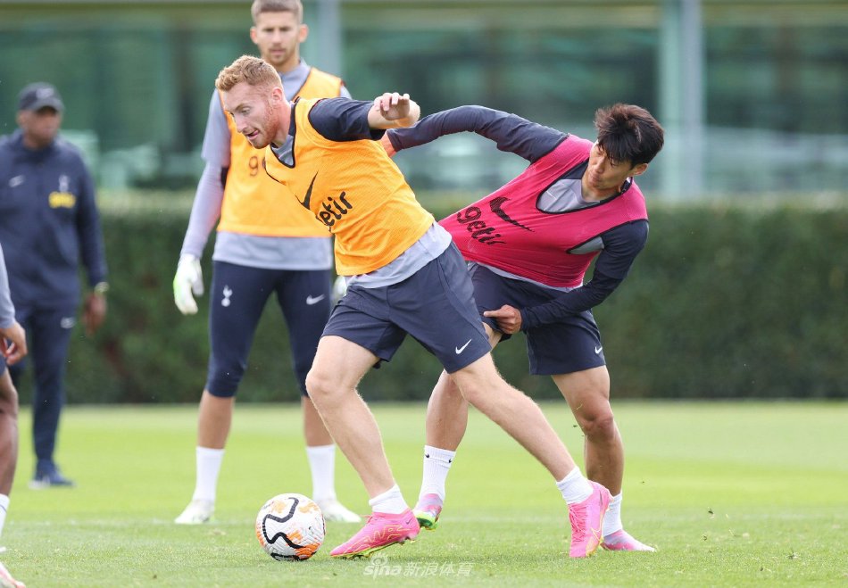 记者：申花将给球员放短假，12月2日重新集中备战广岛三箭（记者：申花安排球员短暂休整，12月2日再度集结备战广岛三箭）