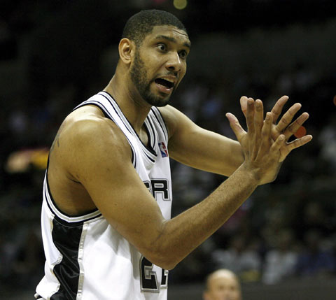 一日英超动向：曼城再具争冠实力，萨拉赫猛批斯洛特引发矛盾（英超一日观察：曼城重现争冠火力，萨拉赫怒斥斯洛特掀风波）