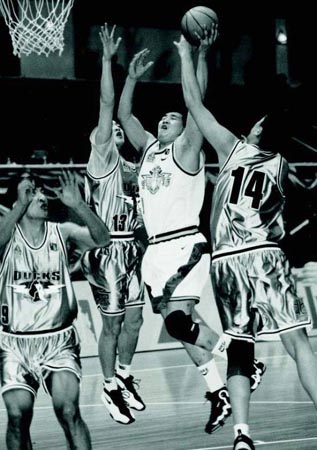 马德兴：没指望中超队亚冠夺冠，但踢不过东南亚怎么进世界杯（马德兴：不指望中超问鼎亚冠，连东南亚都赢不了还谈世界杯？）