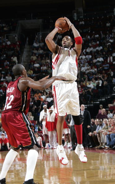 CBA：山东男篮主场大胜宁波（CBA：山东男篮主场轻取宁波队）