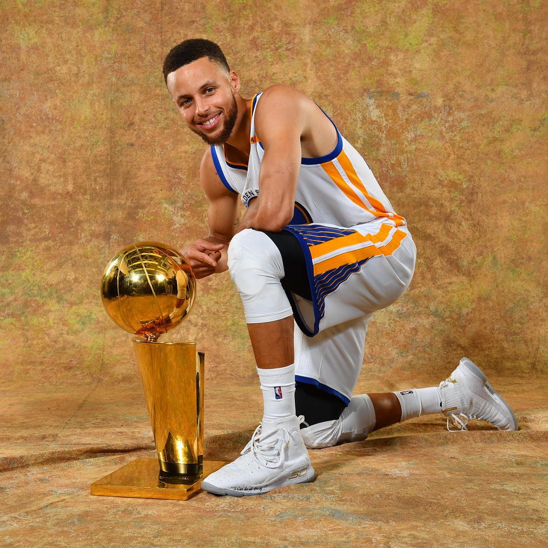 意天空：迪乌夫在国米逐渐展现影响力，或成邓弗里斯合适替补（意天空：迪乌夫在国米愈发抢眼，有望出任邓弗里斯的理想替补）