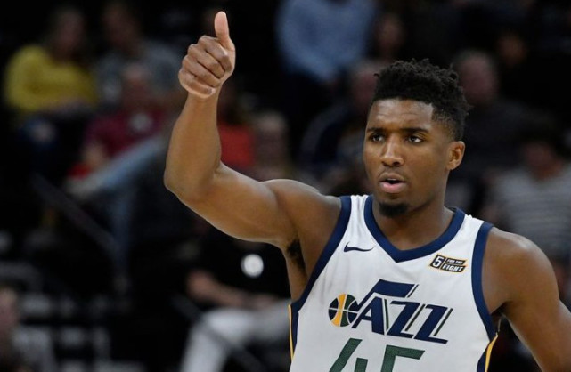 西甲半场：布坎南世界波破门，比利亚雷亚尔暂1-0赫塔菲（西甲半场战报：布坎南轰世界波破门，黄潜比利亚雷亚尔暂1-0领先赫塔菲）