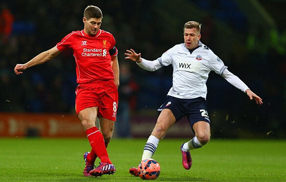 欧冠赛场精彩瞬间：巴萨2-0战胜国际米兰,（巴萨2-0力克国际米兰，欧冠赛场高光不断）