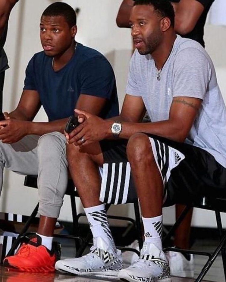 阿斯：恩德里克未来希望回归皇马证明自己 队友曾一起鼓励他（阿斯：恩德里克盼将来重返皇马证明自己 队友曾集体鼓励他）