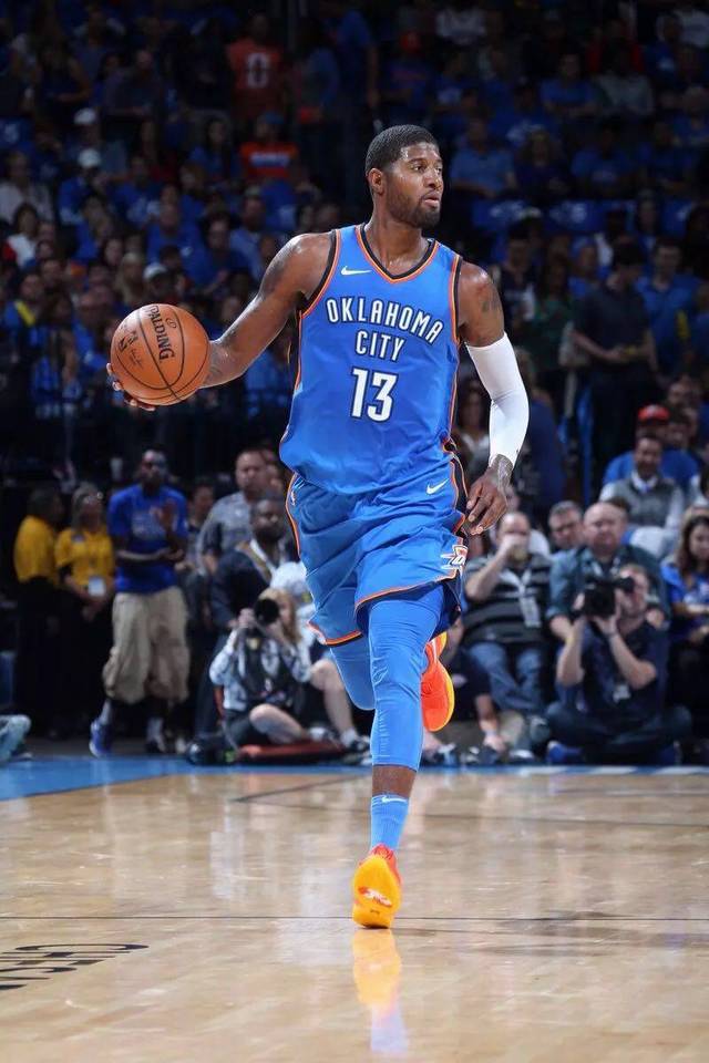 回老东家？霍里谈保罗：火箭需要一个控卫 他们有机会夺冠（霍里：火箭缺控卫，保罗若回归有望助队冲冠）