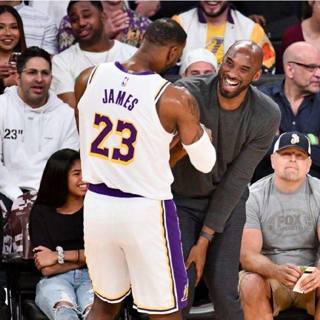 门将精彩救险，引领球队渡过危机（门将神扑救主，带队化险为夷）