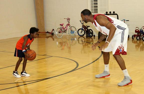 勇士主场再度锁定胜局（勇士主场再度收下胜利）