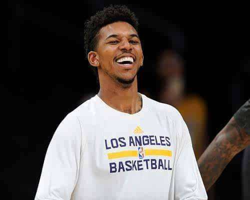 亚当·沃顿希望加盟有欧冠资格的新球队。（亚当·沃顿有意转会至具备欧冠资格的新东家）