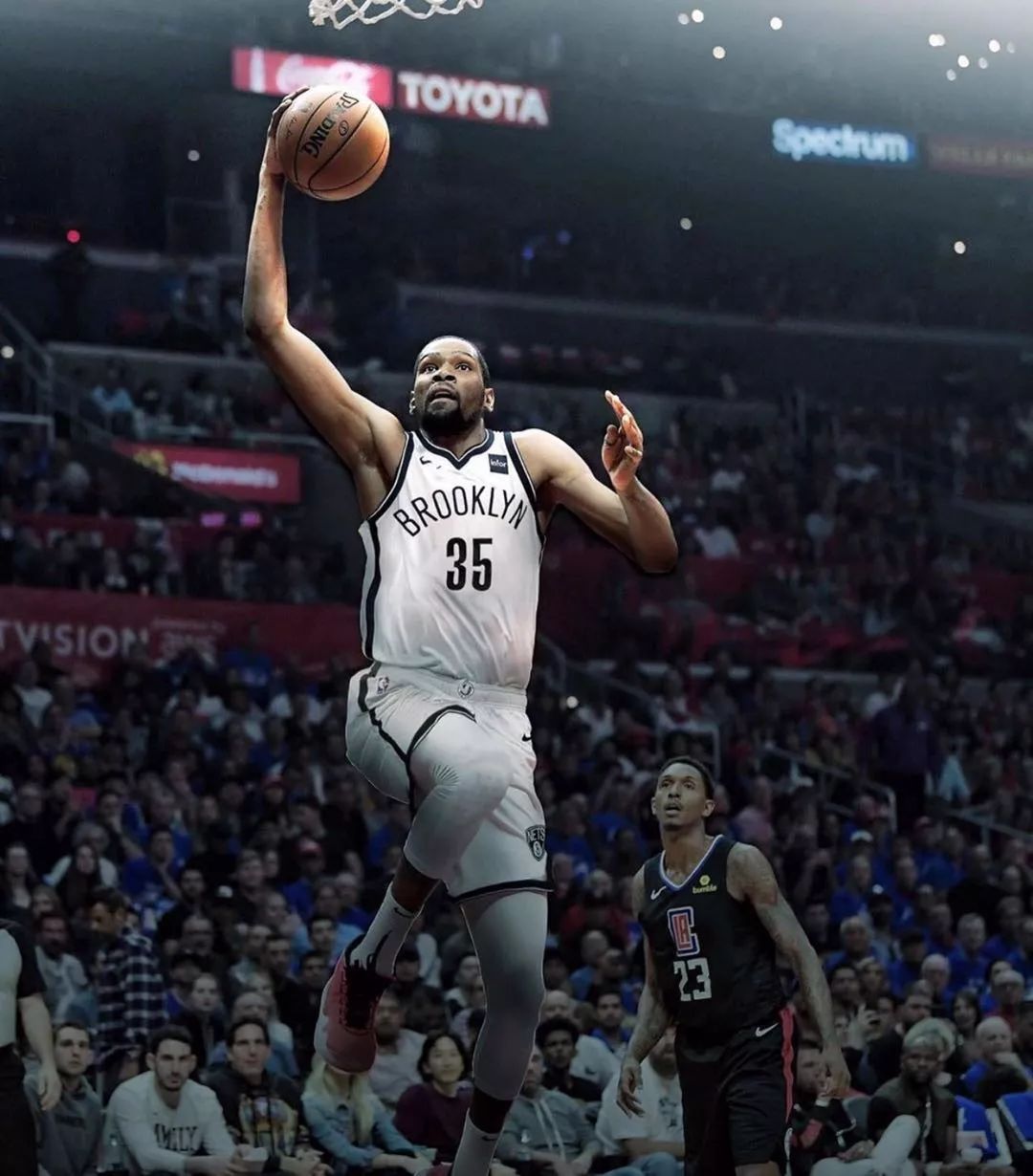 普利希奇带病救主，此乃米兰擎天一柱！（普利希奇抱病力挽狂澜，堪称米兰中流砥柱！）